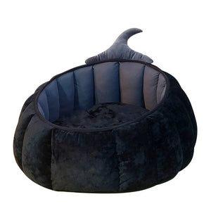 Cozy Up Your Cat This Halloween with Our Winter Warm Pet Halloween Nest